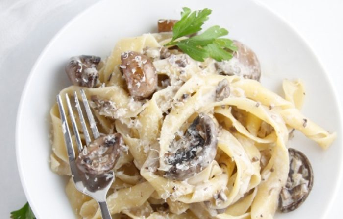 Pasta With Creamy Mushroom Sauce